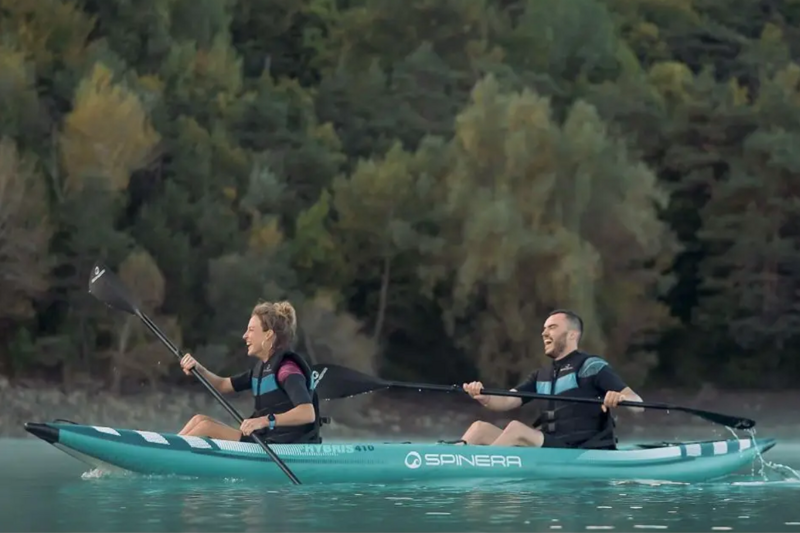kayak-naduvnoj-dvuhmestnyj-spinera-hybris-410-s-veslom.png